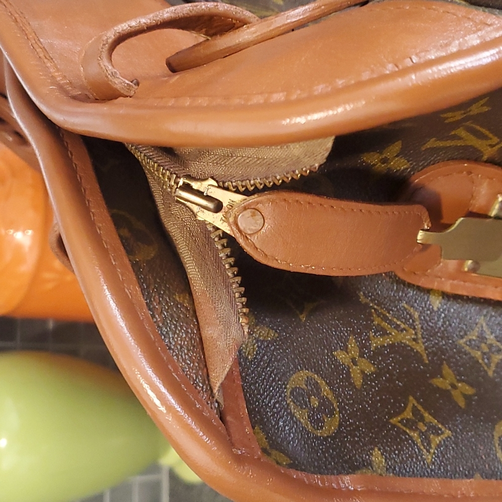 Louis Vuitton Vintage Bag with COA - Picture 11 of 16